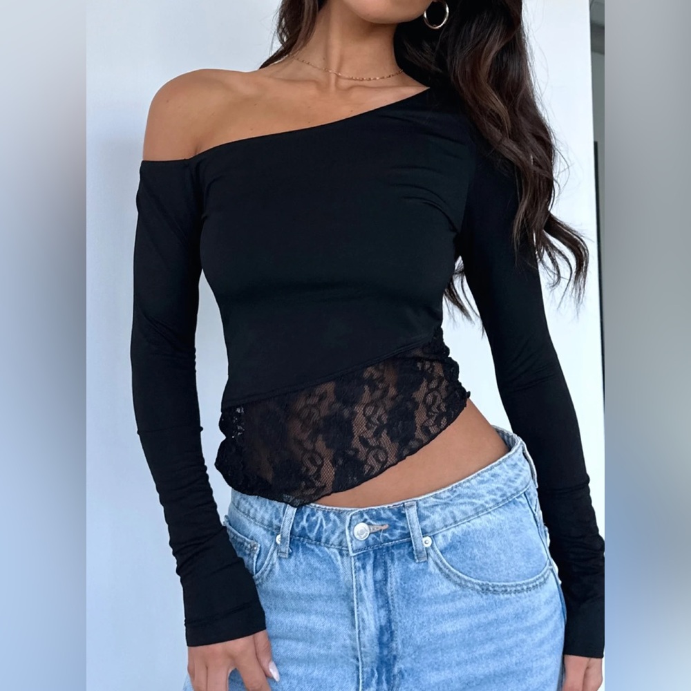 Whitefox Off the Shoulder Top